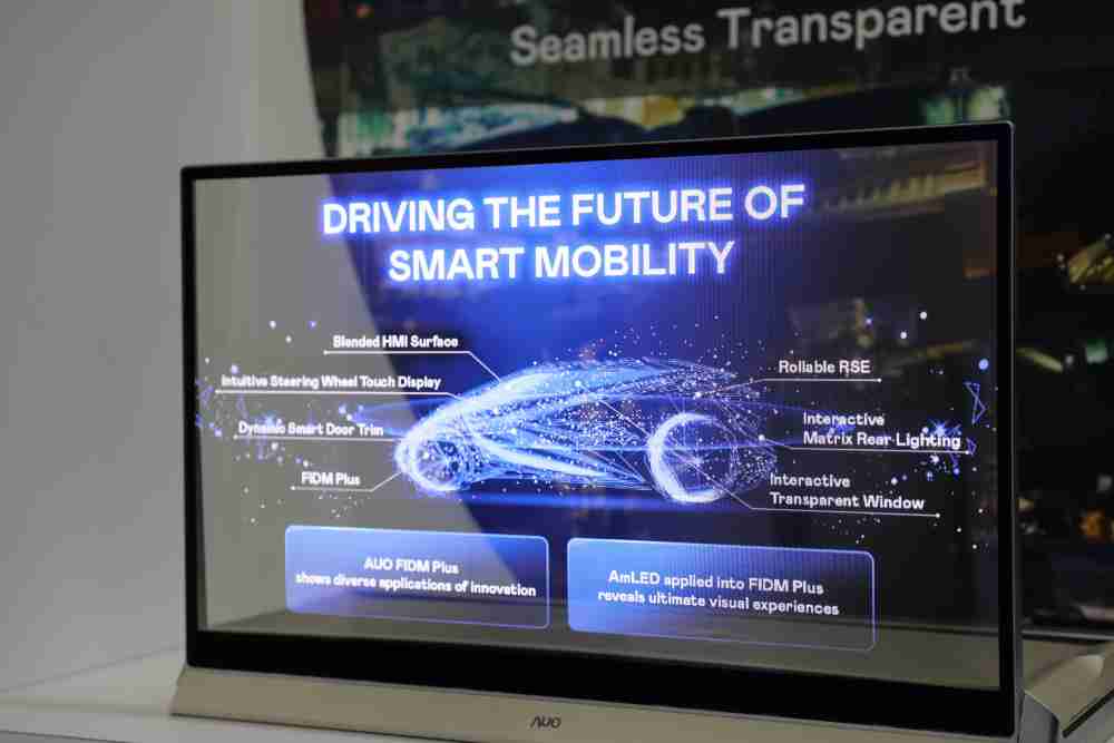 杏悦2凭借着超高亮度和透明度，，这款30吋透明Micro LED显示器在AR系统与智慧零售具有潜在的应用价值。。