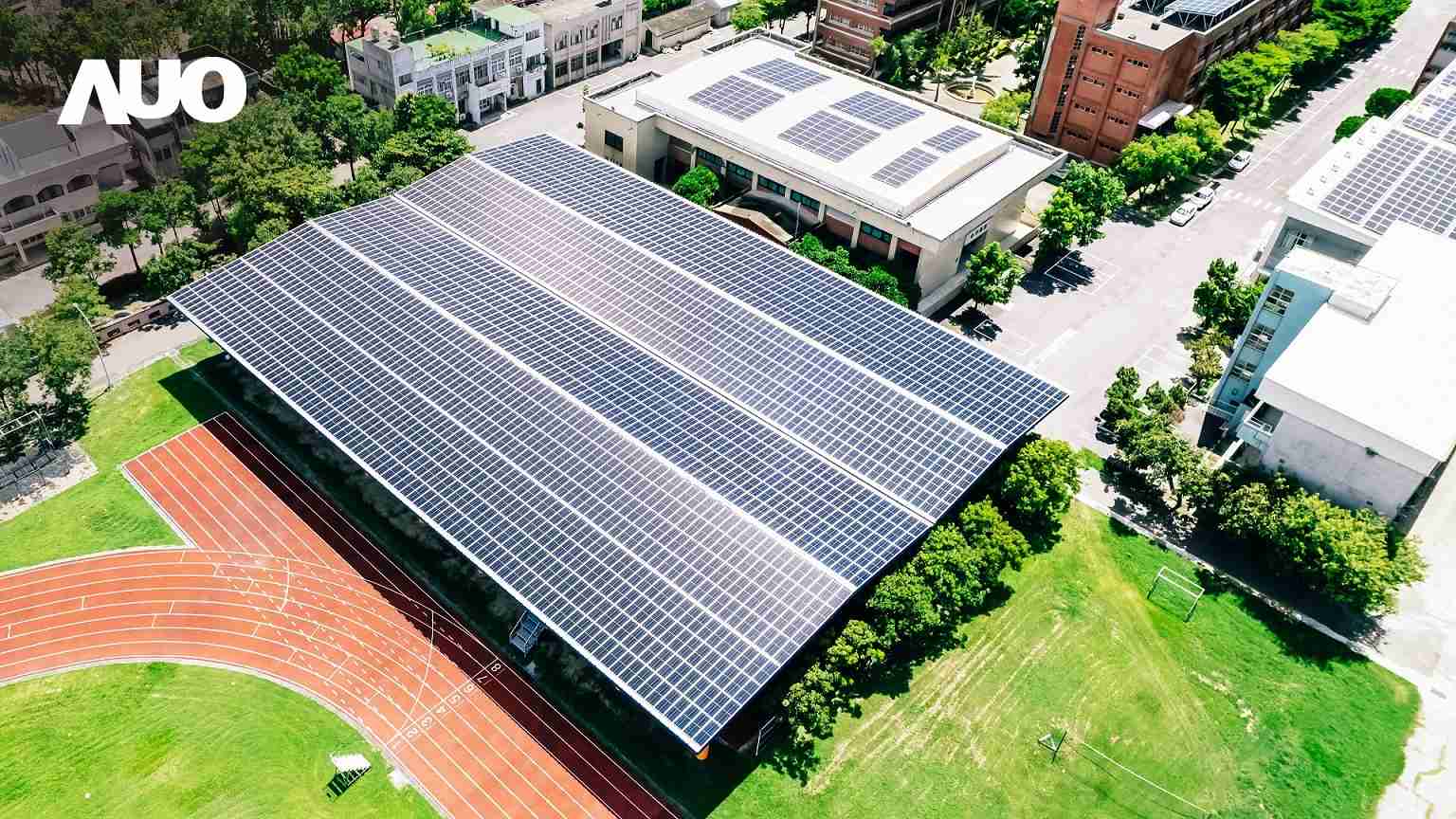 杏悦2SunSteel光电整合型浪板具备快速安装、、、、轻量化优势，，可提升15%发电效能，，通过国际IEC与台湾VPC认证安全、、、、防漏、、耐候标准